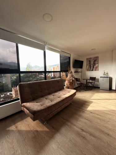 Moderno Apartamento cerca al Estadio, Laureles