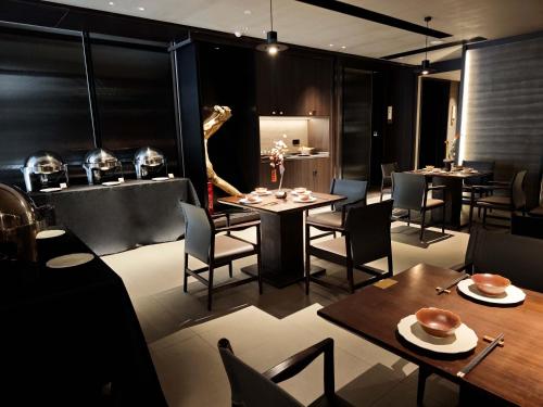 Restaurant, Changsha SuperAwakeCentury Hotel (Wuyi Square IFS International Finance Center Branch) in Wuyi Square/IFS