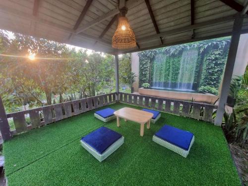 kanissta cafe & resort in 龍仔厝府