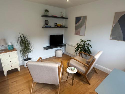 Cosy cabin nestled in the Surrey Hills in 多爾金