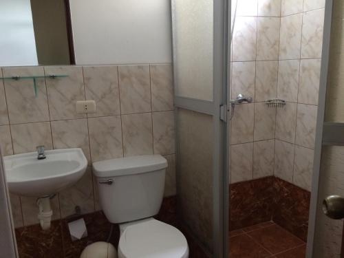 Bathroom, Hotel Suite Luna del Valle in Jaén