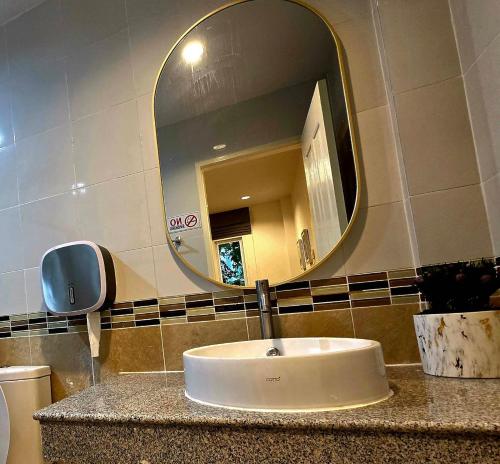 The Atlas hostel Muang Thong Thani - image 3