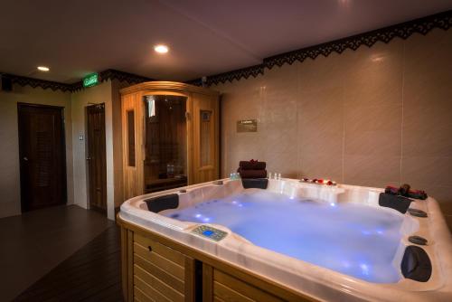Sauna, Tok Aman Bali Beach Resort @ Beachfront in Pasir Putih