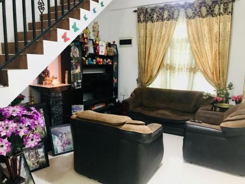 صالة مشتركة/ منطقة التلفزيون, Shanu home stay in تانجالا