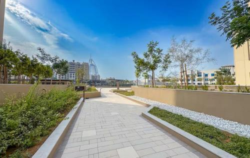 Vogue Madinat Jumeirah Living with Pool View and Balcony - brand new, Dubaï (photo 7)