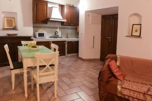 Scappo In Umbria, Nel Vicolo - Umbria
