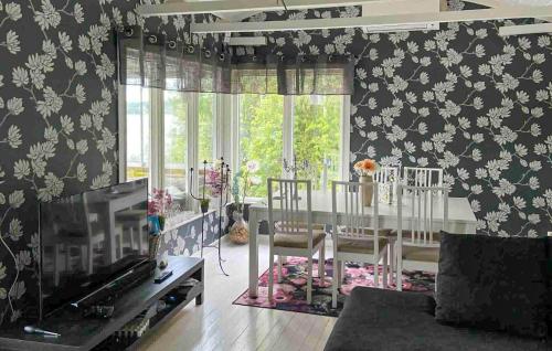 Cozy Home In Harmånger With Lake View (Cozy Home In Harmanger With Lake View) in Harmangera