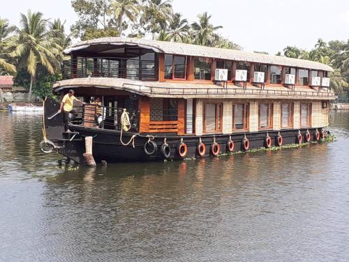 Sailora Voyage house boat cruise - Alappuzha
