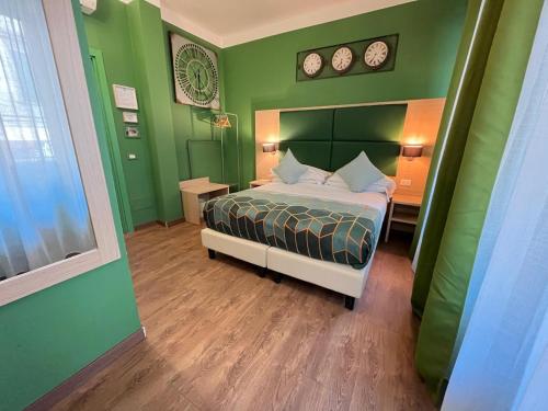 BOBOTEL Central Station SMN b&b