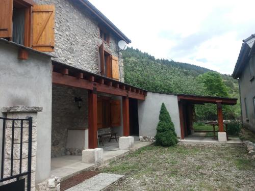 Prades Pyrénées ariegeoise (Prades Pyrenees ariegeoise) in Entrevennes
