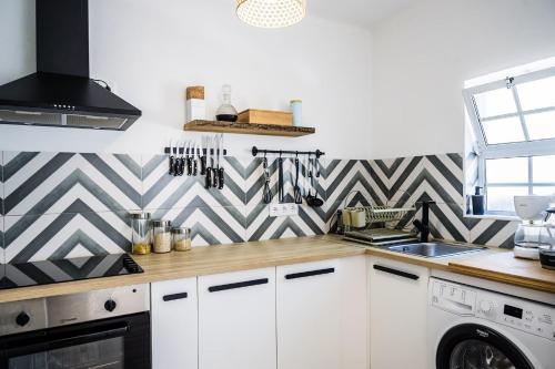 virtuve, Carvoeiro Beach Apartment in Karvoeiro