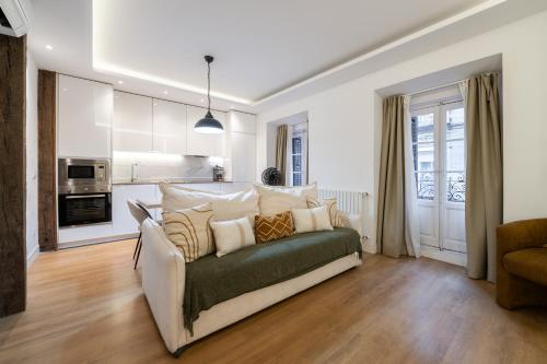Luxury flat Chamberi IV - Tap to explore photos