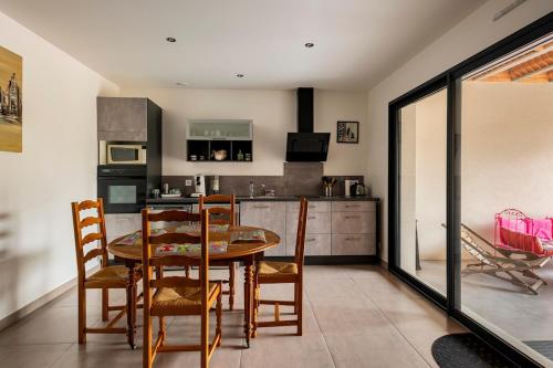 Iekārtas, Grand studio au cœur du vignoble, Leynes in Leina