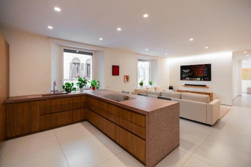 4 bedrooms, 9 beds