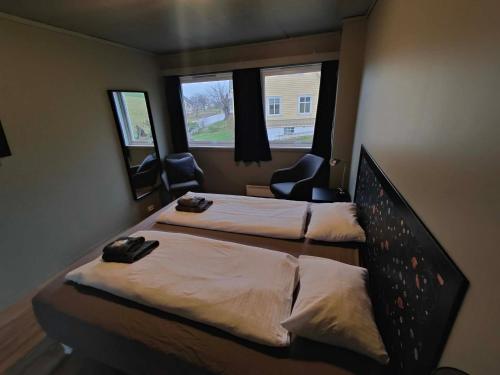 1 queen bed