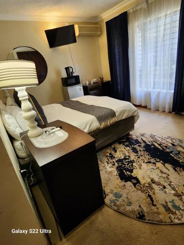 Sky Deck Lodge Room Type - Deluxe King Room