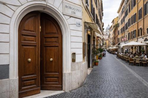 Rome Deluxe Apartments 2