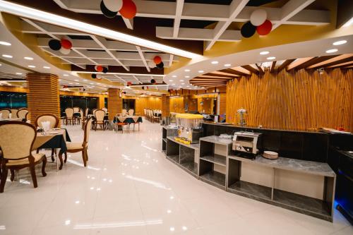 Ресторан, Royal Hotel Khulna Sadar in Khulna