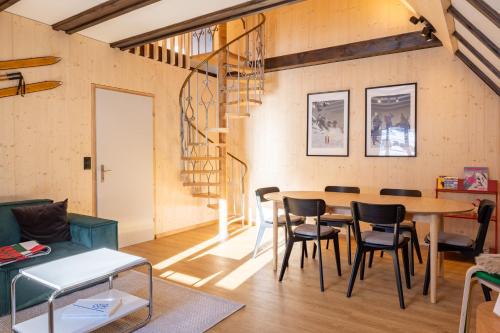 Istaba viesiem, Boutique Ferienhaus mit Sauna - TheHerbertRealp in Realp