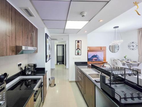 Luxury 1BR Modern Escape -Al Reef Downtown in สนามบินนานาชาติอาบูดาบี