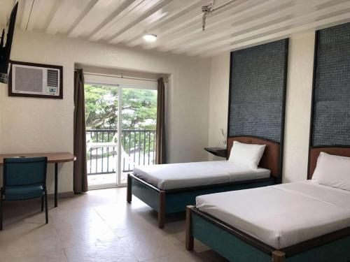 room detail thumbnail 1