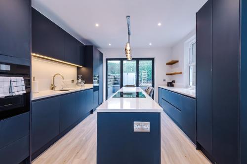 Spring Mount - 3 Bedrooms - Close to Convention Centre gîte à louer Barcelo Harrogate Majestic Hotel