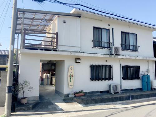 Season 1 - Apartment - Naoshima