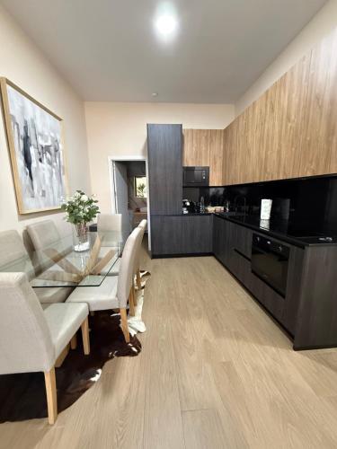 セビリア Apartamento Orilla de Triana Luxury 3つ星 シングルルーム レストラン