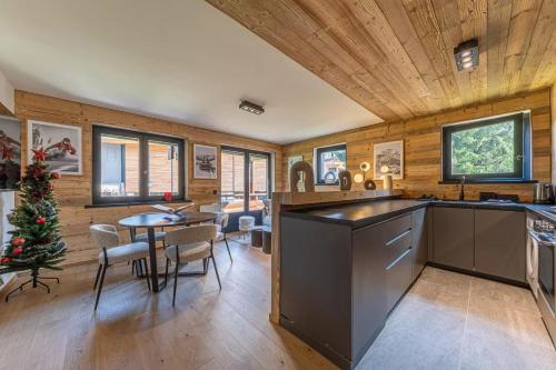 Lara Megeve Jaillet proche du village Parking