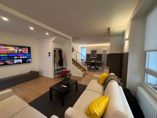 Foresteria Dambro rooms -2 Min walk to Bernina Express