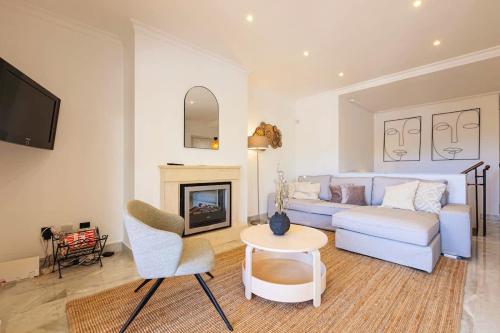 Spacious Apartment Near Puerto Banus