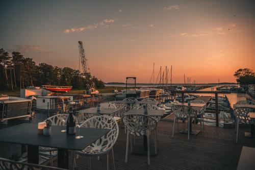 Restaurant, Marina Martinshafen - Lotsenhaus in Sagard