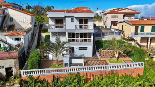 The Gray House gîte à louer Semideiro