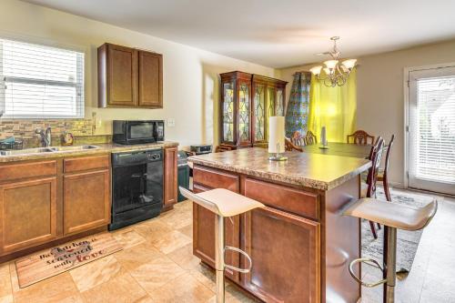 Guest House Haven with Gazebo in Fayetteville (GA)