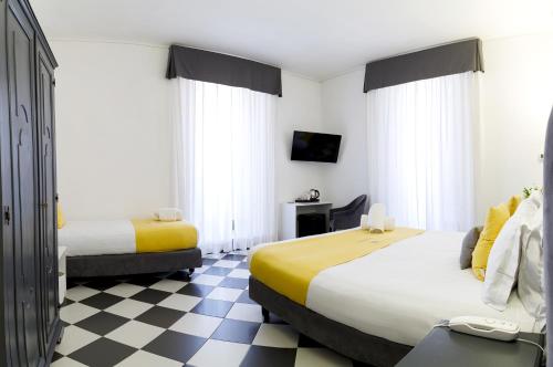 room detail thumbnail 1