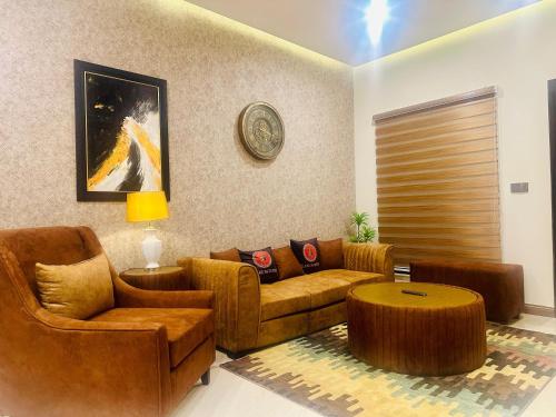 Zeta Retreat Rooftop Pool Food Court Mall Islamabad - image 7