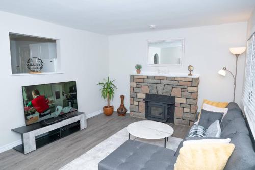 Cozy Bungalow Near Niagara Falls - Perfect Family Retreat – khách sạn tại khu vực đường McLeod