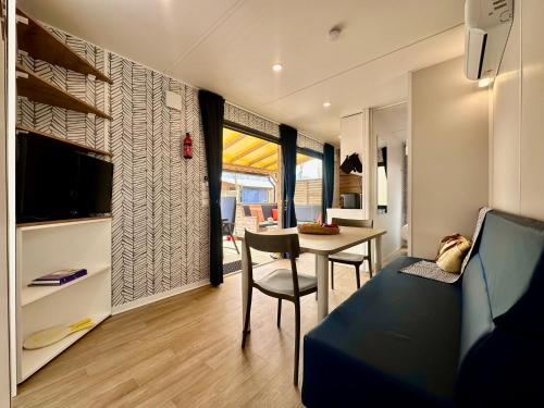 Estivo Premium Deluxe mobile homes on Camping Del Sole Village in 伊塞歐