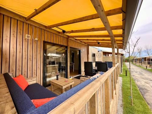 Estivo Premium Deluxe mobile homes on Camping Del Sole Village in 伊塞歐