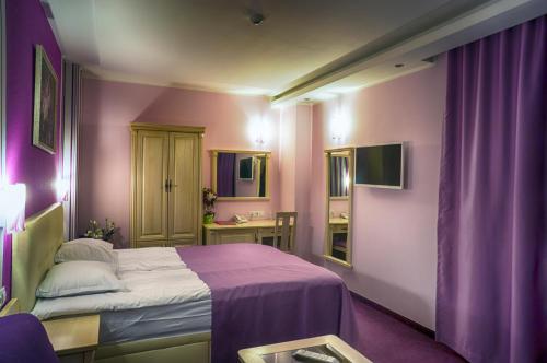 Hotel Adria – Sofia, NY