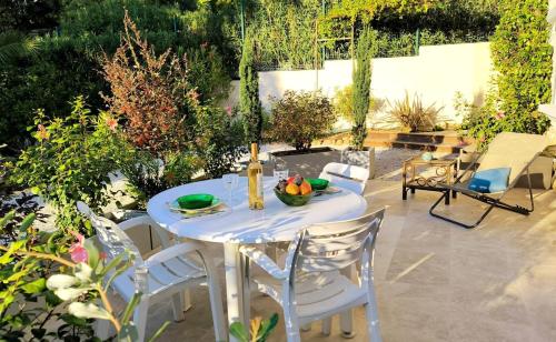 Appartement Perlange, au calme, 2 chambres - Location saisonnière - Carqueiranne