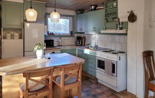 주방, Amazing Home In Mörrum With Wifi (Amazing Home In Morrum With Wifi) in 에발뤼케