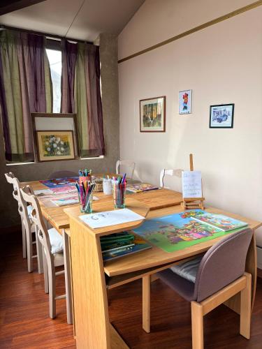 Logis Hôtels - Hôtel et Restaurant Le Lion d'Or (Logis Hotels - Hotel et Restaurant Le Lion d'Or) in 格拉馬