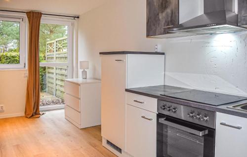Kitchen, 1 Bedroom Nice Home In Ystad in Stora Herrestad