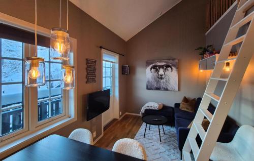 2 Bedroom Cozy Apartment In Røldal in Roldal