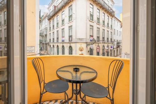 Boutique Apartment with Balcony in Bairro Alto - image 12