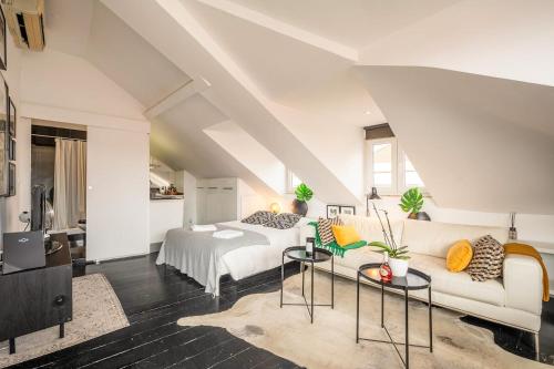 Stylish Penthouse Studio w Terrace by Porta85 - image 2