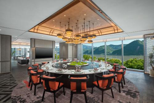 Étterem, Wyndham Grand Yichang Riverside in Jicsang