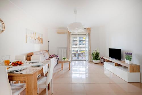GuestHost - Le Vele Apartment with balcony