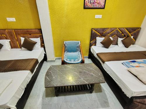 Shree laxmi homestay near kashi Vishwanath temple - image 4
